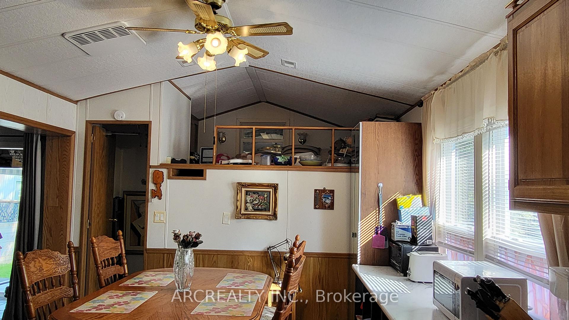 Photo 15 of 7 Bluebird Lane, Georgina, Pefferlaw — HOMEH