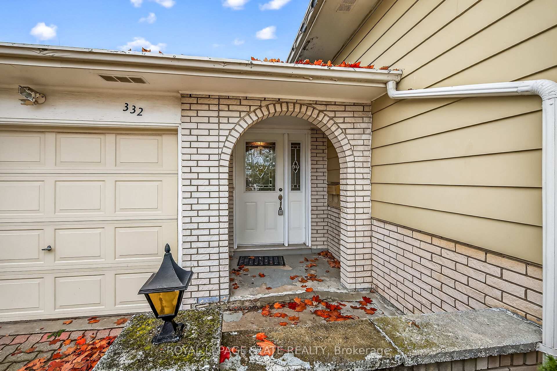 Photo 5 of 332 King Street E, Hamilton, Stoney Creek — HOMEH