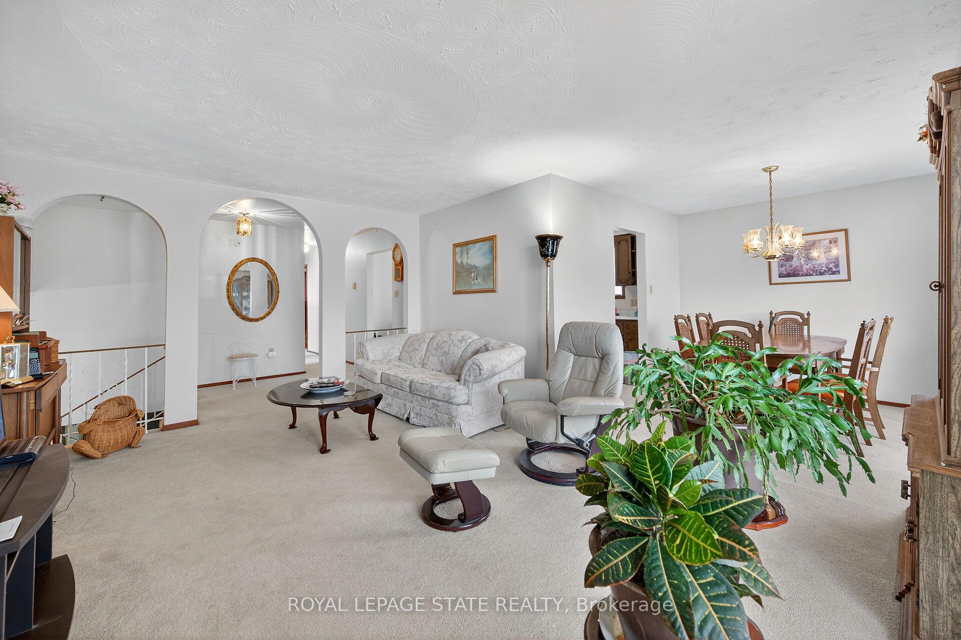 Photo 7 of 332 King Street E, Hamilton, Stoney Creek — HOMEH