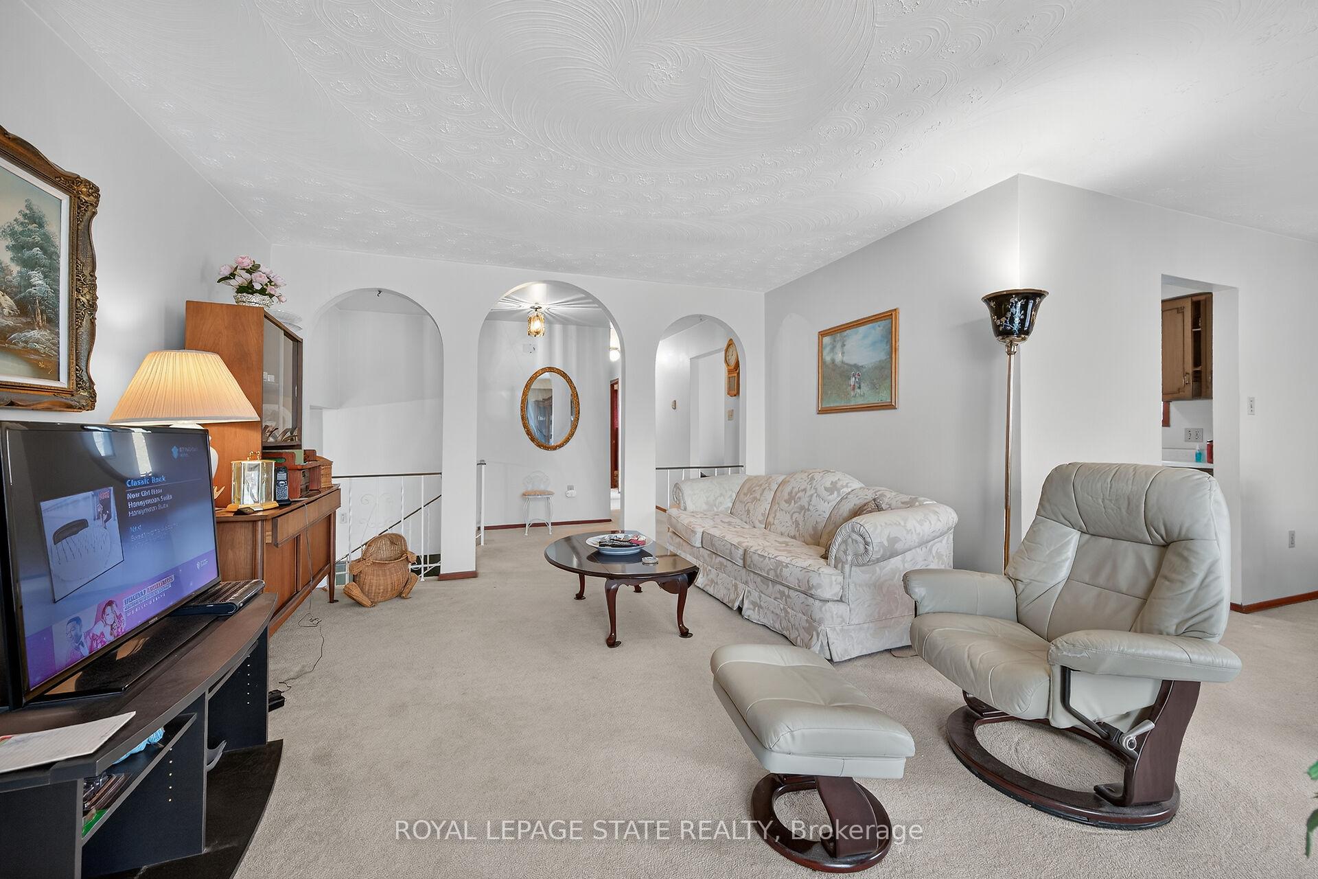 Photo 8 of 332 King Street E, Hamilton, Stoney Creek — HOMEH