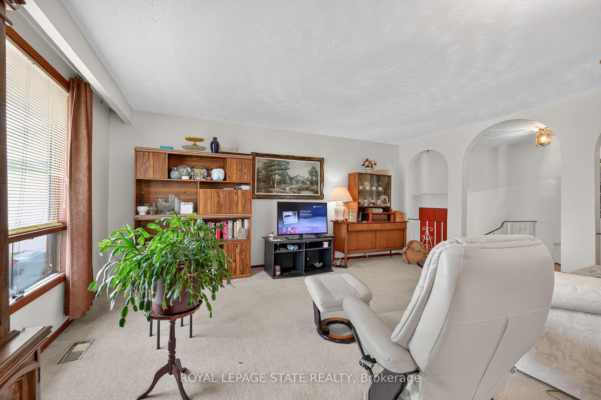 Photo 10 of 332 King Street E, Hamilton, Stoney Creek — HOMEH