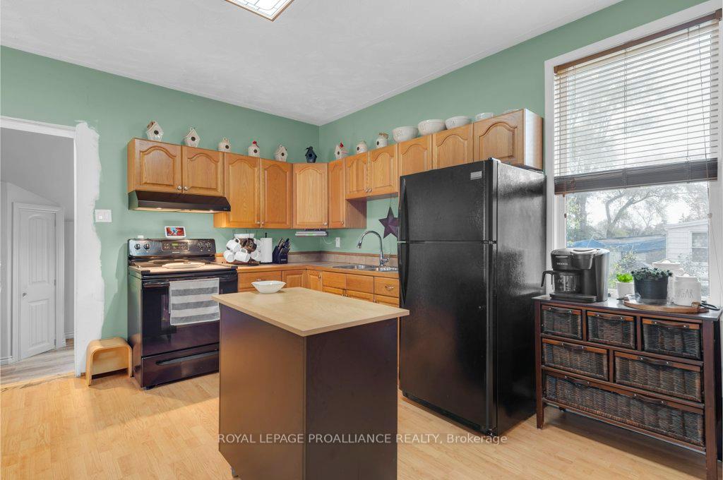 Photo 14 of 400 Bleecker Avenue, Belleville, Belleville Ward — HOMEH