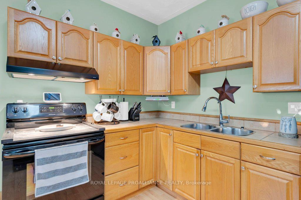 Photo 18 of 400 Bleecker Avenue, Belleville, Belleville Ward — HOMEH