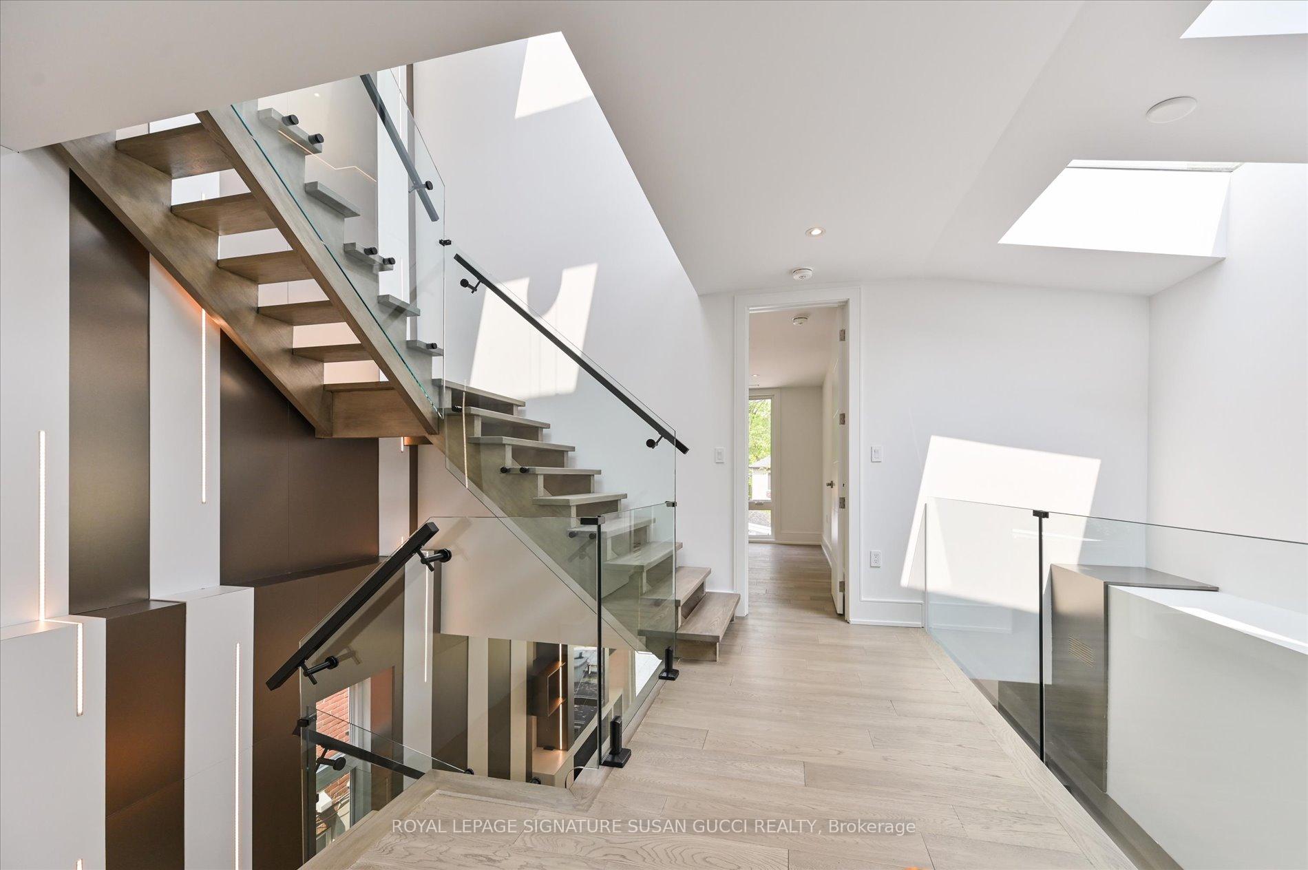 Photo 5 of 19 Devon Road, Toronto, East End-Danforth — HOMEH