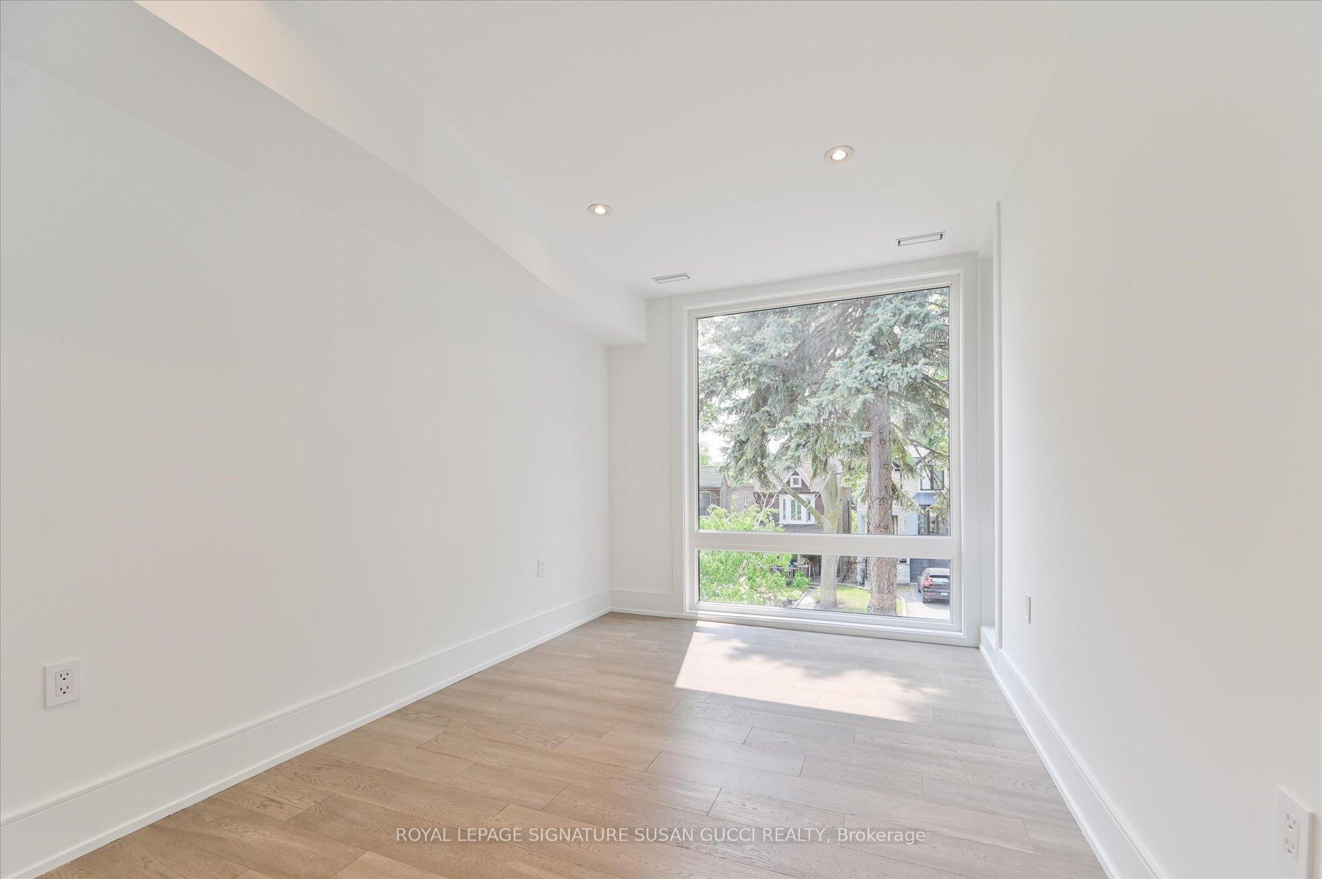 Photo 17 of 19 Devon Road, Toronto, East End-Danforth — HOMEH