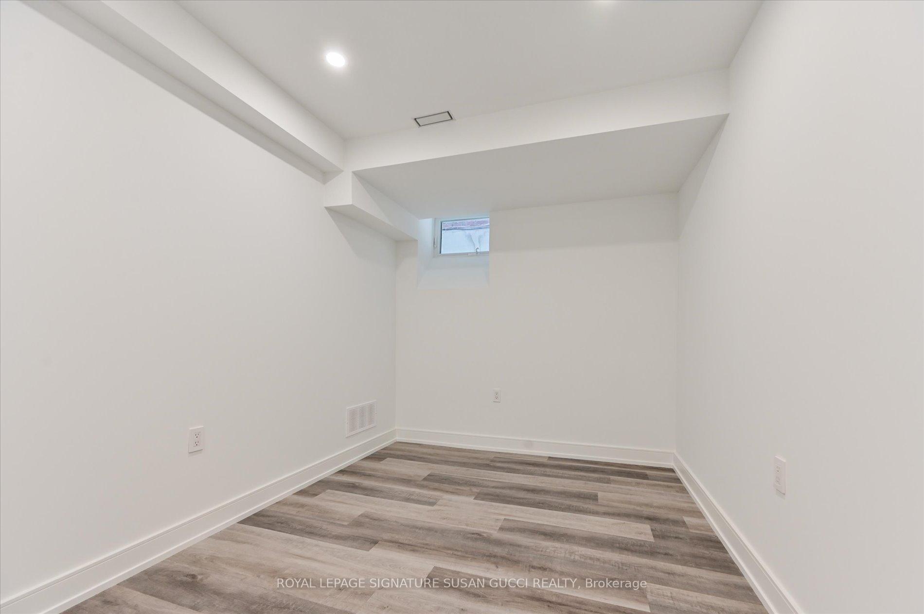 Photo 32 of 19 Devon Road, Toronto, East End-Danforth — HOMEH