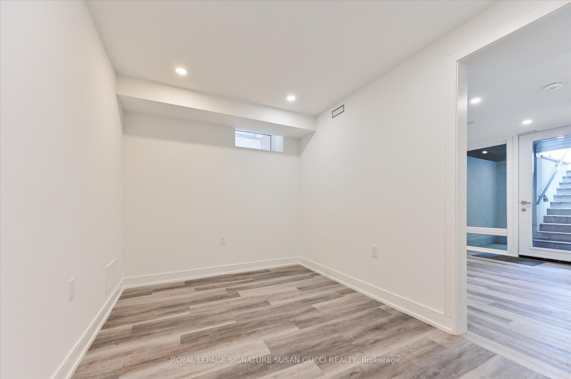 Photo 43 of 19 Devon Road, Toronto, East End-Danforth — HOMEH