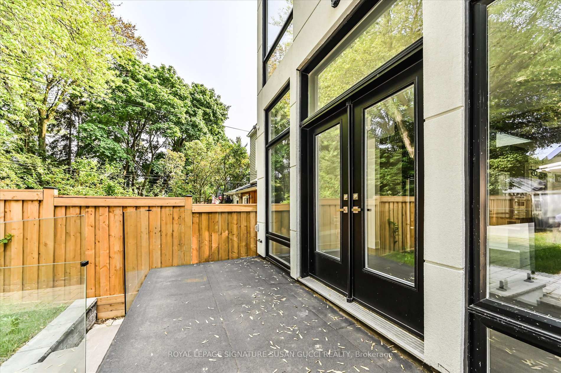 Photo 48 of 19 Devon Road, Toronto, East End-Danforth — HOMEH
