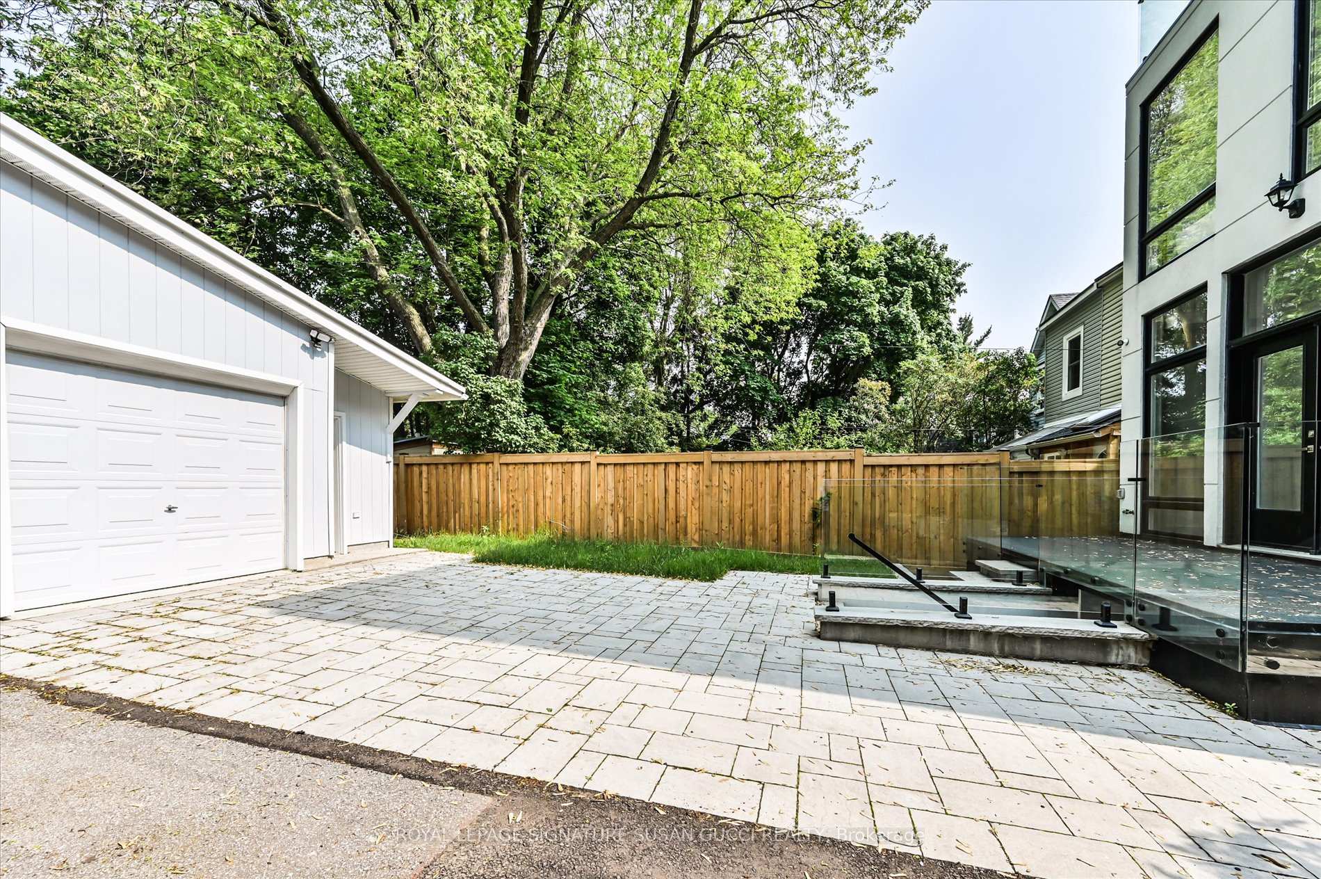 Photo 44 of 19 Devon Road, Toronto, East End-Danforth — HOMEH