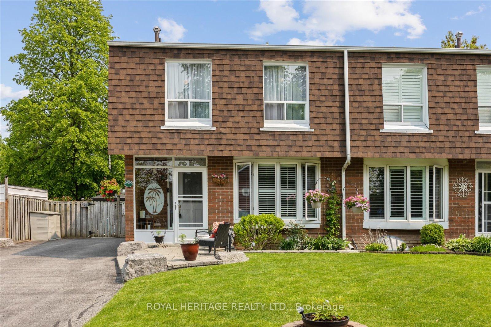 Front of 947 Harding Street