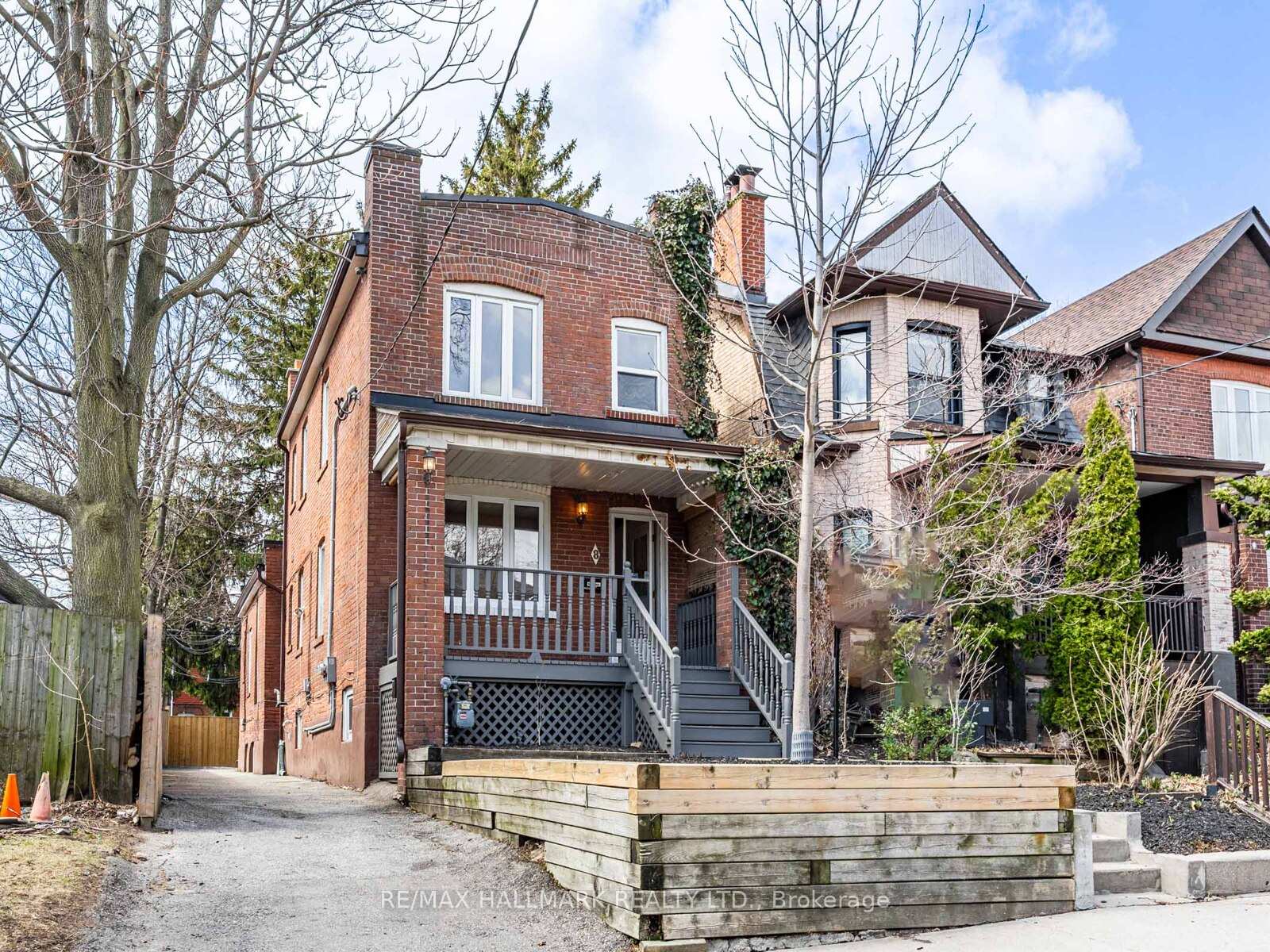 Front of 8 Redwood Avenue