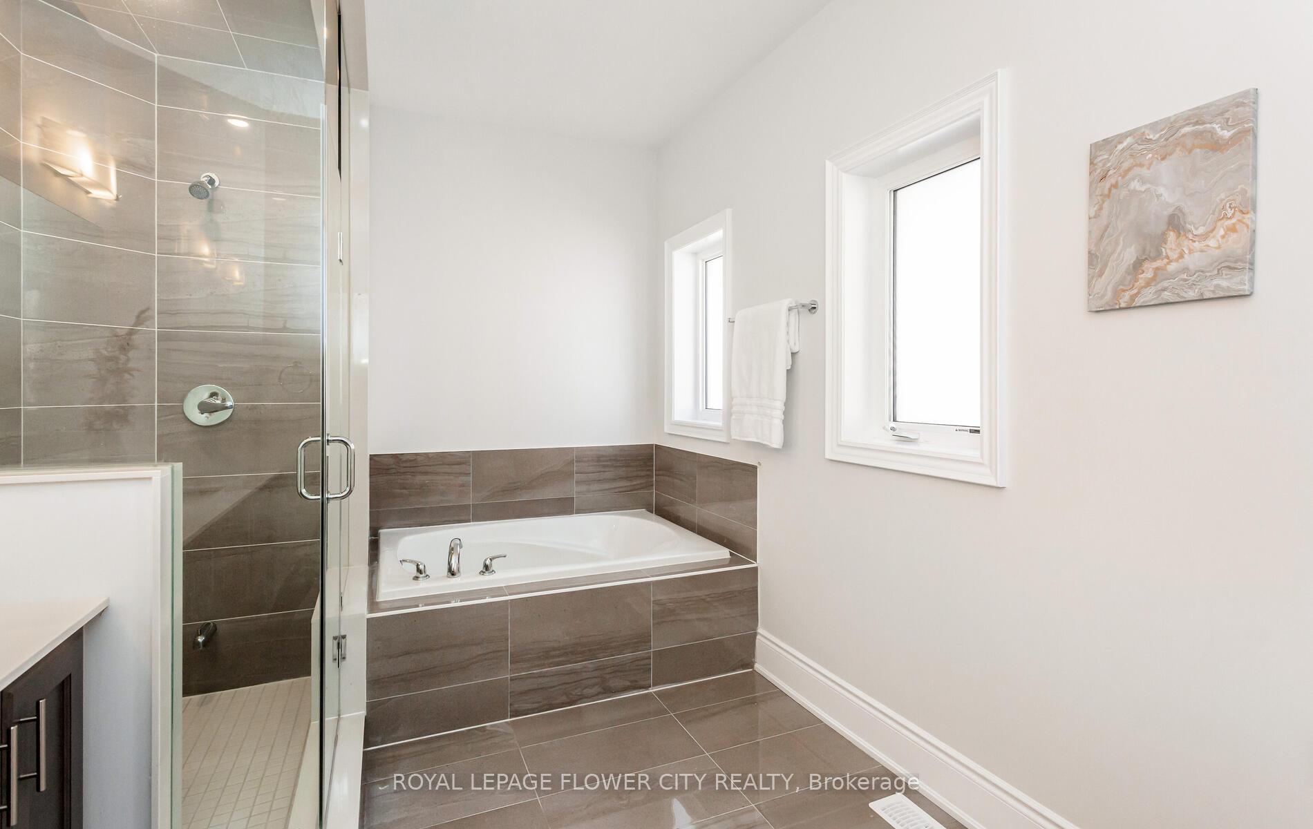 Photo 41 of 25 Icon Street, Brampton, Sandringham-Wellington North — HOMEH