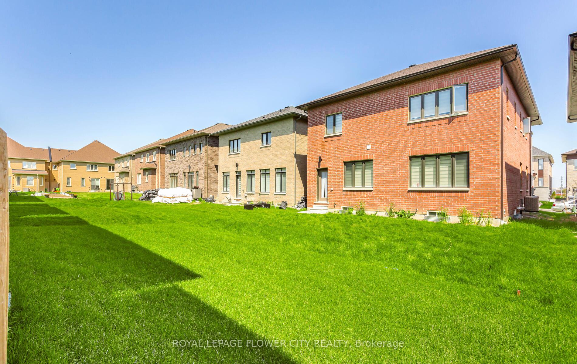 Photo 38 of 25 Icon Street, Brampton, Sandringham-Wellington North — HOMEH
