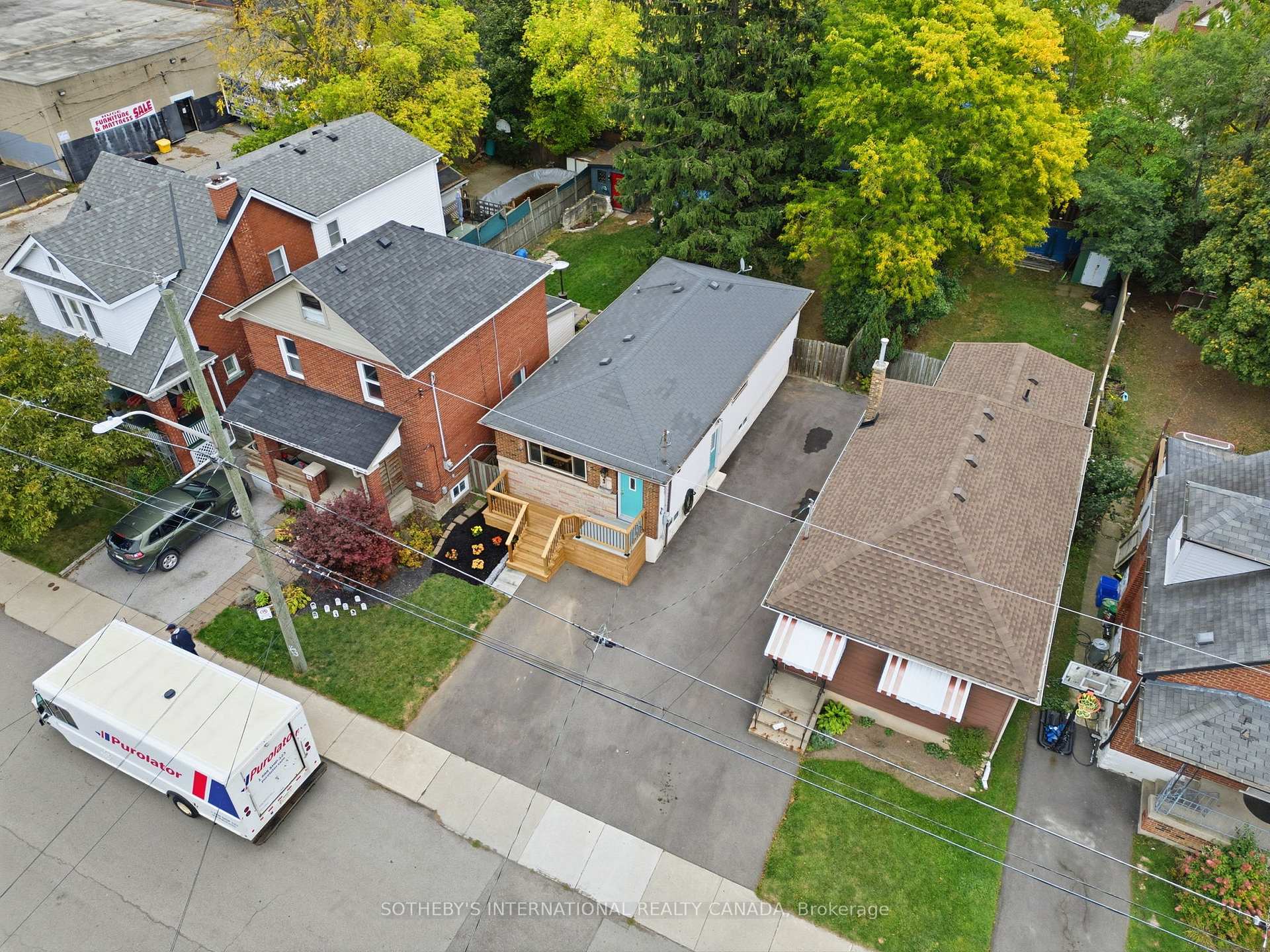 Photo 2 of 23 East 16th Street, Hamilton, Inch Park — HOMEH