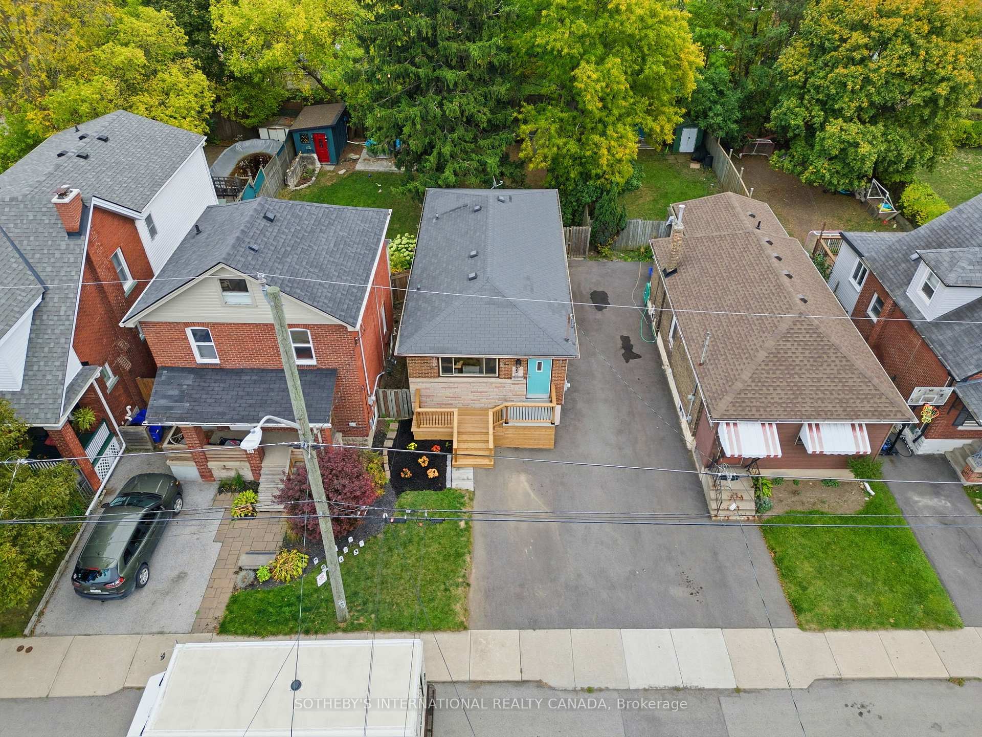 Photo 3 of 23 East 16th Street, Hamilton, Inch Park — HOMEH