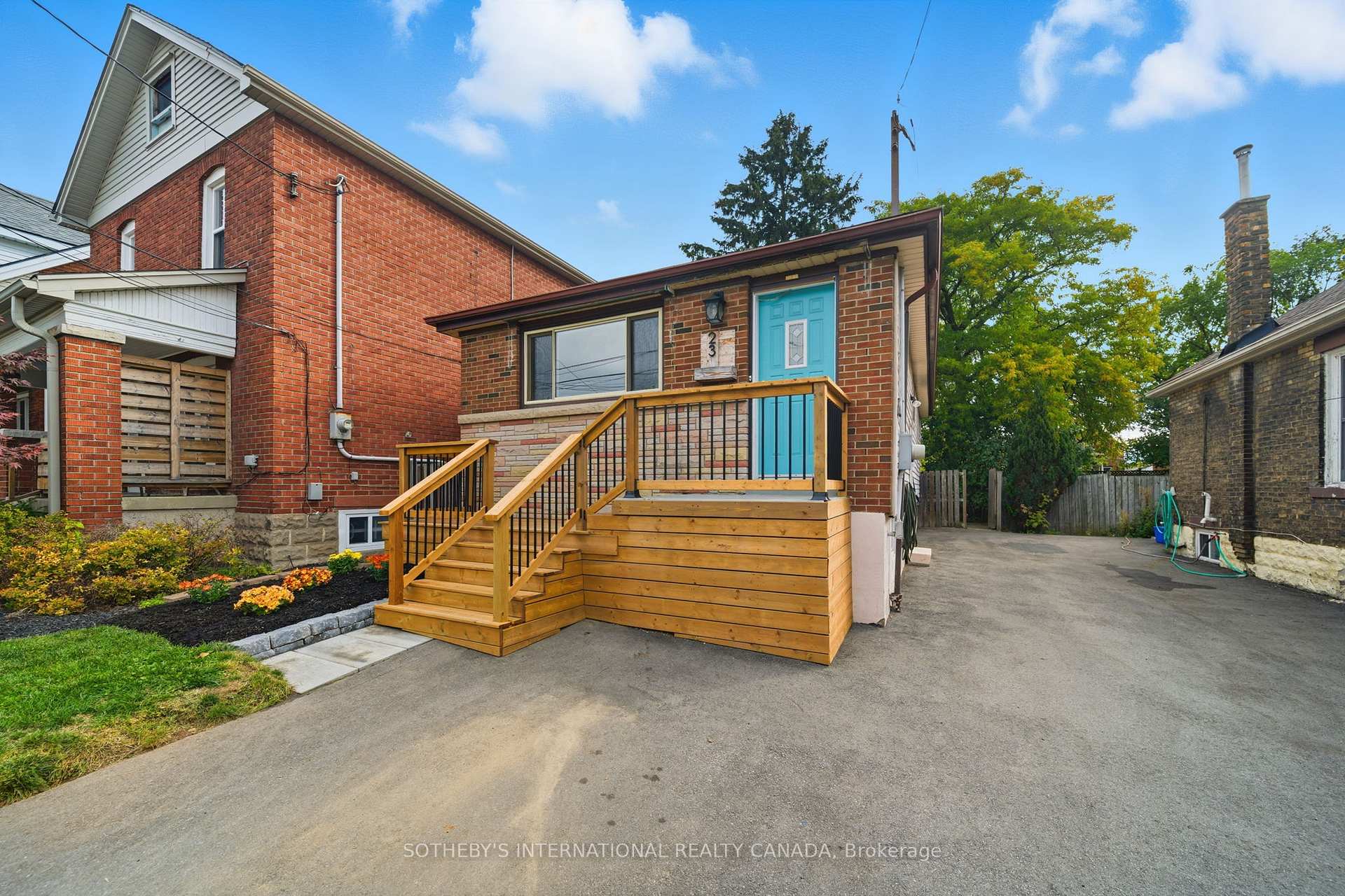 Photo 4 of 23 East 16th Street, Hamilton, Inch Park — HOMEH