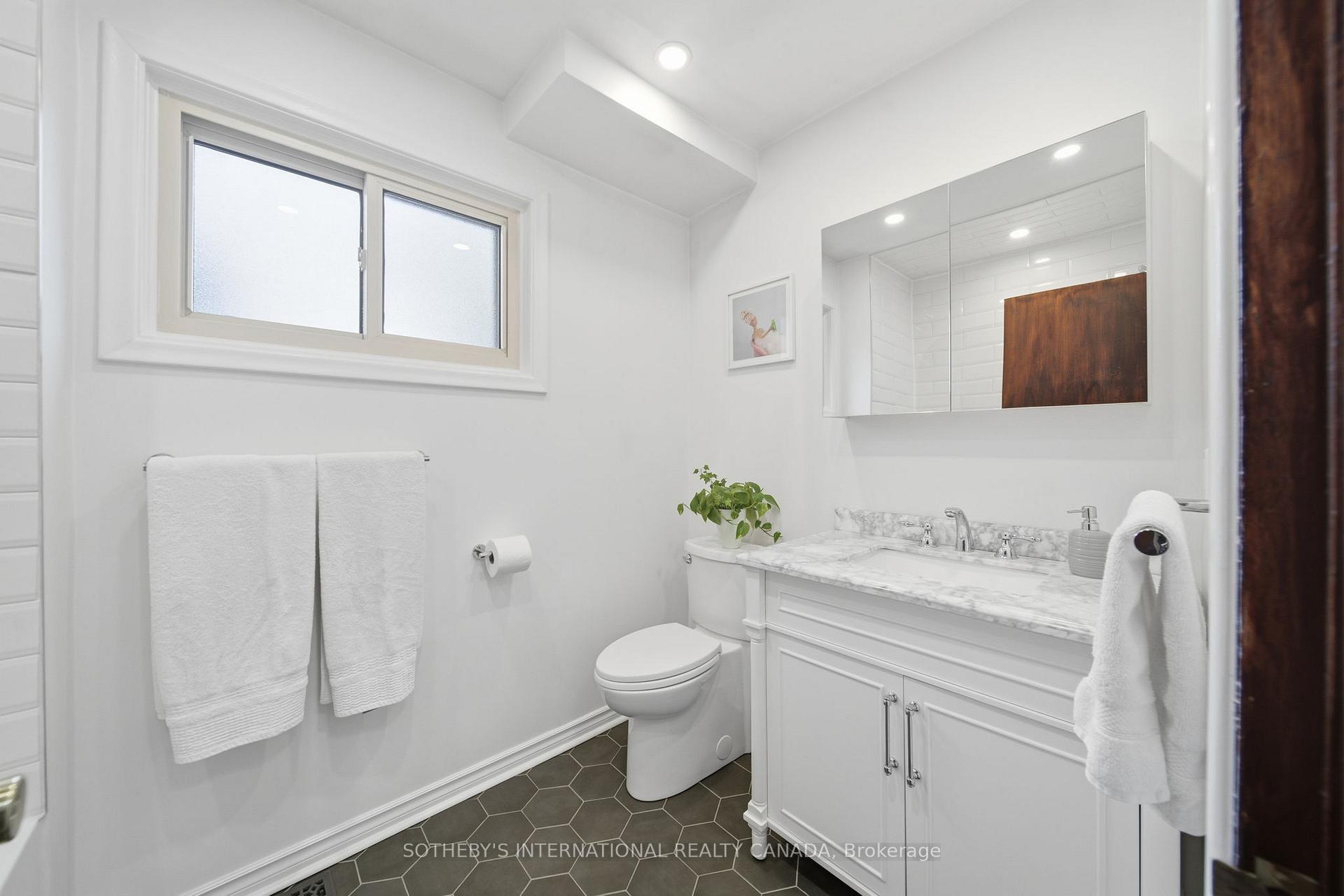 Photo 18 of 23 East 16th Street, Hamilton, Inch Park — HOMEH