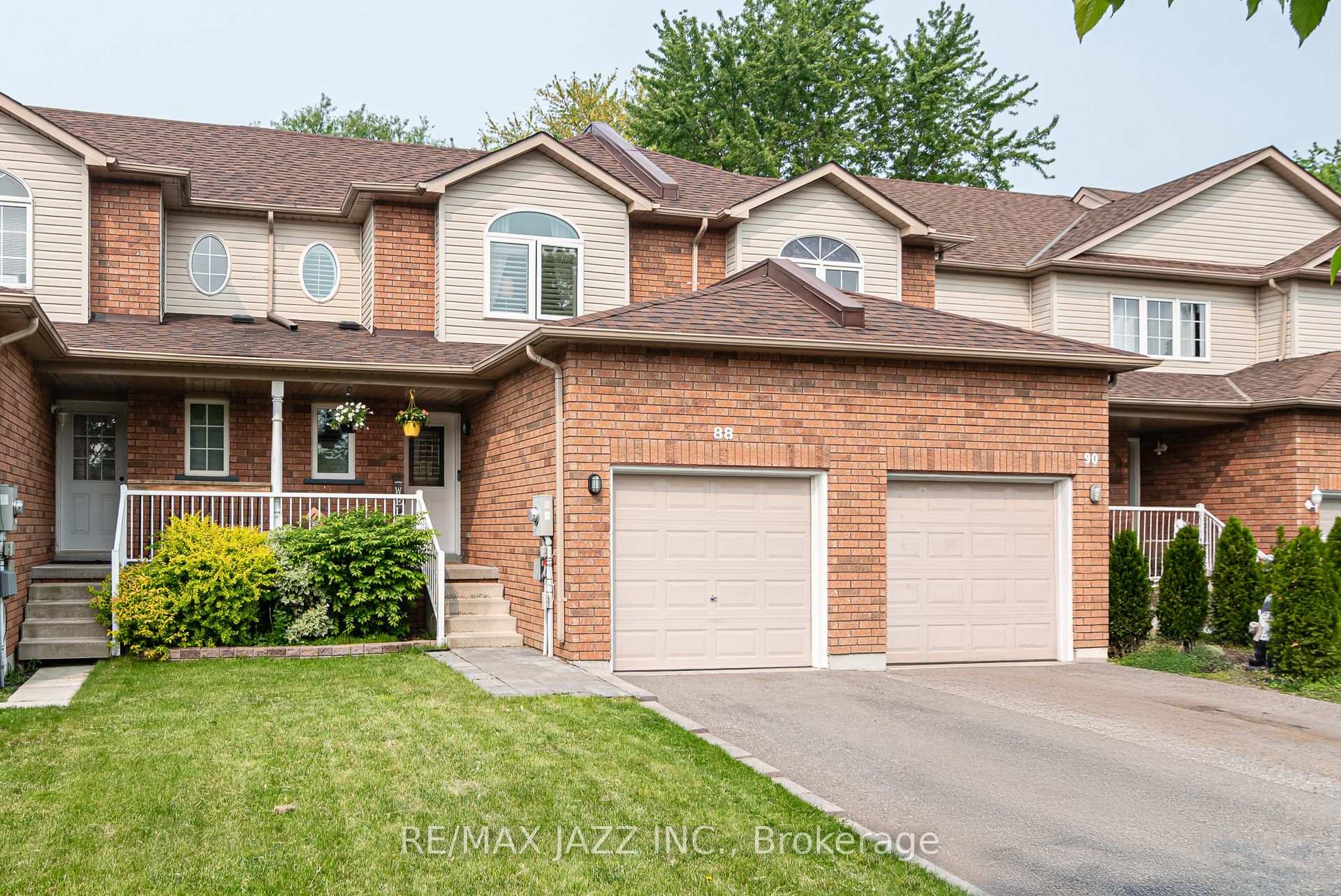 Photo 1 of 88 Richfield Square, Clarington, Courtice — HOMEH
