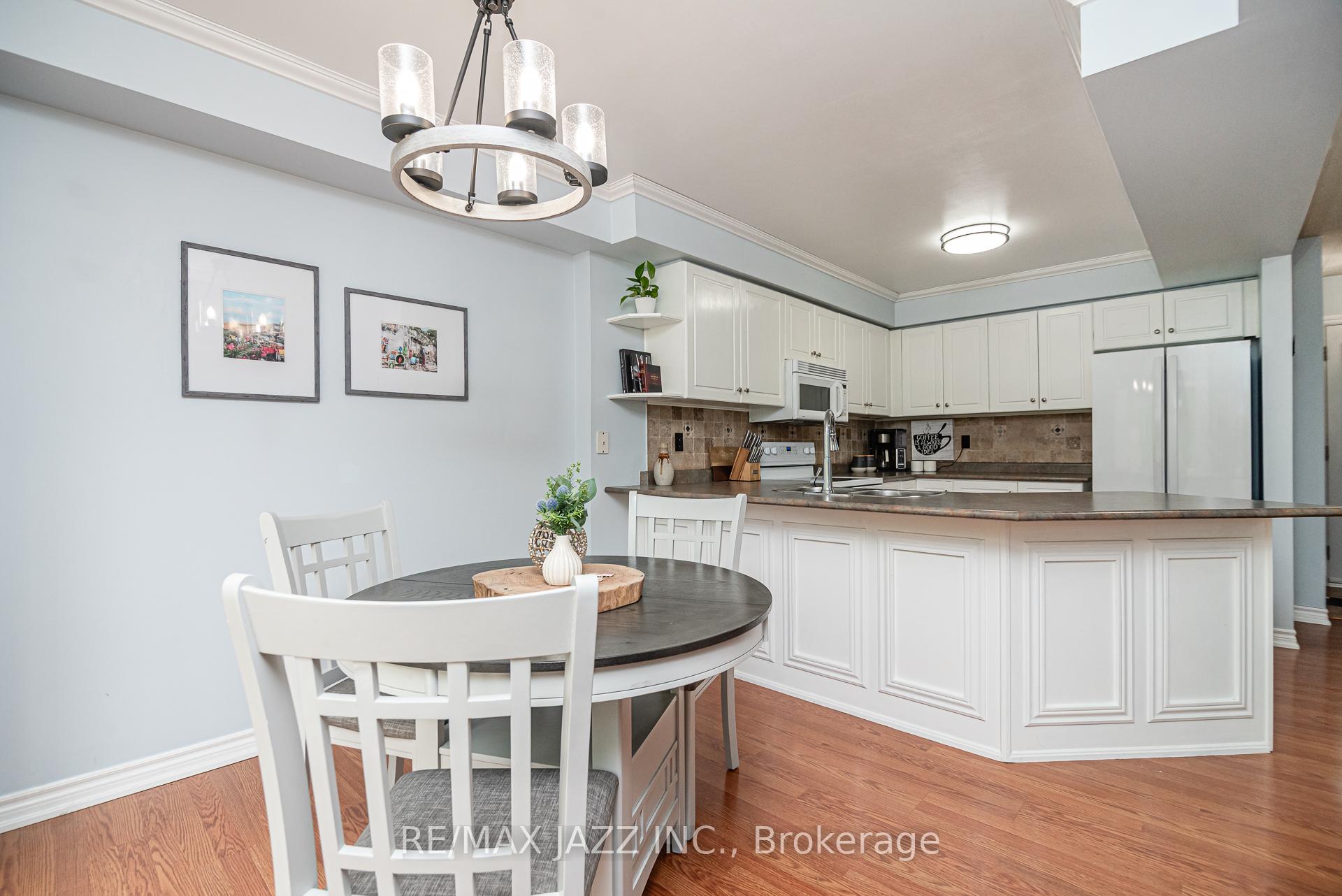 Photo 9 of 88 Richfield Square, Clarington, Courtice — HOMEH