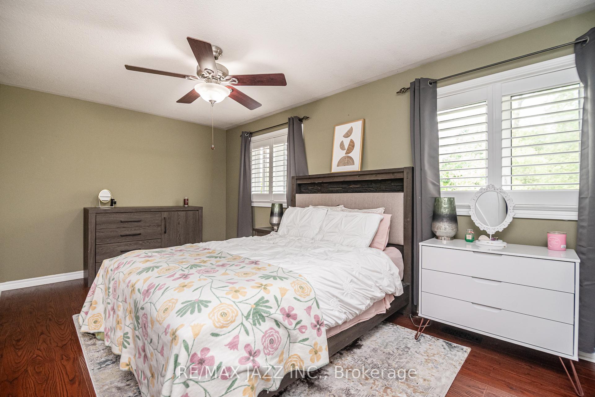 Photo 5 of 88 Richfield Square, Clarington, Courtice — HOMEH