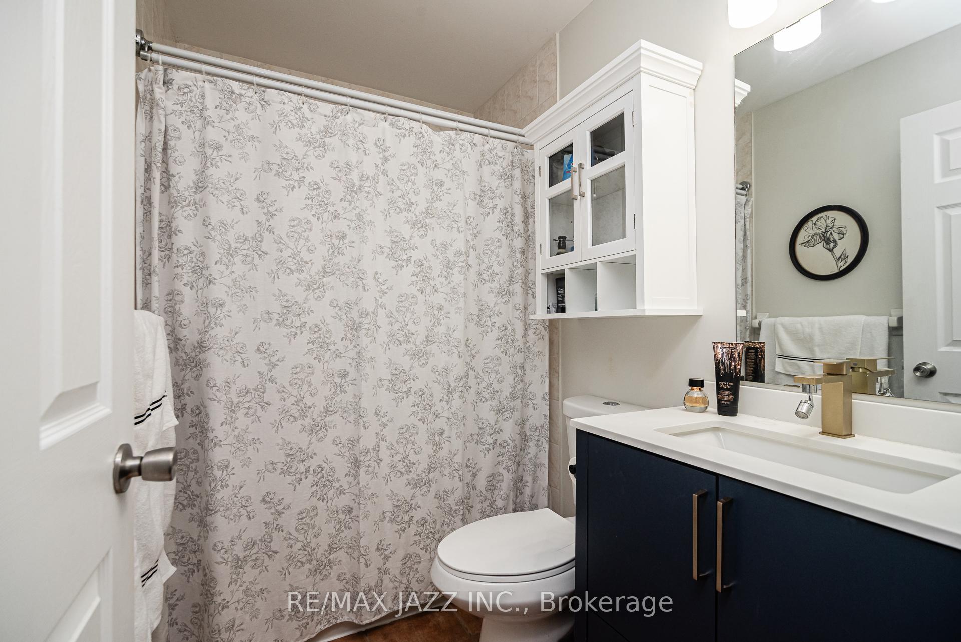 Photo 15 of 88 Richfield Square, Clarington, Courtice — HOMEH