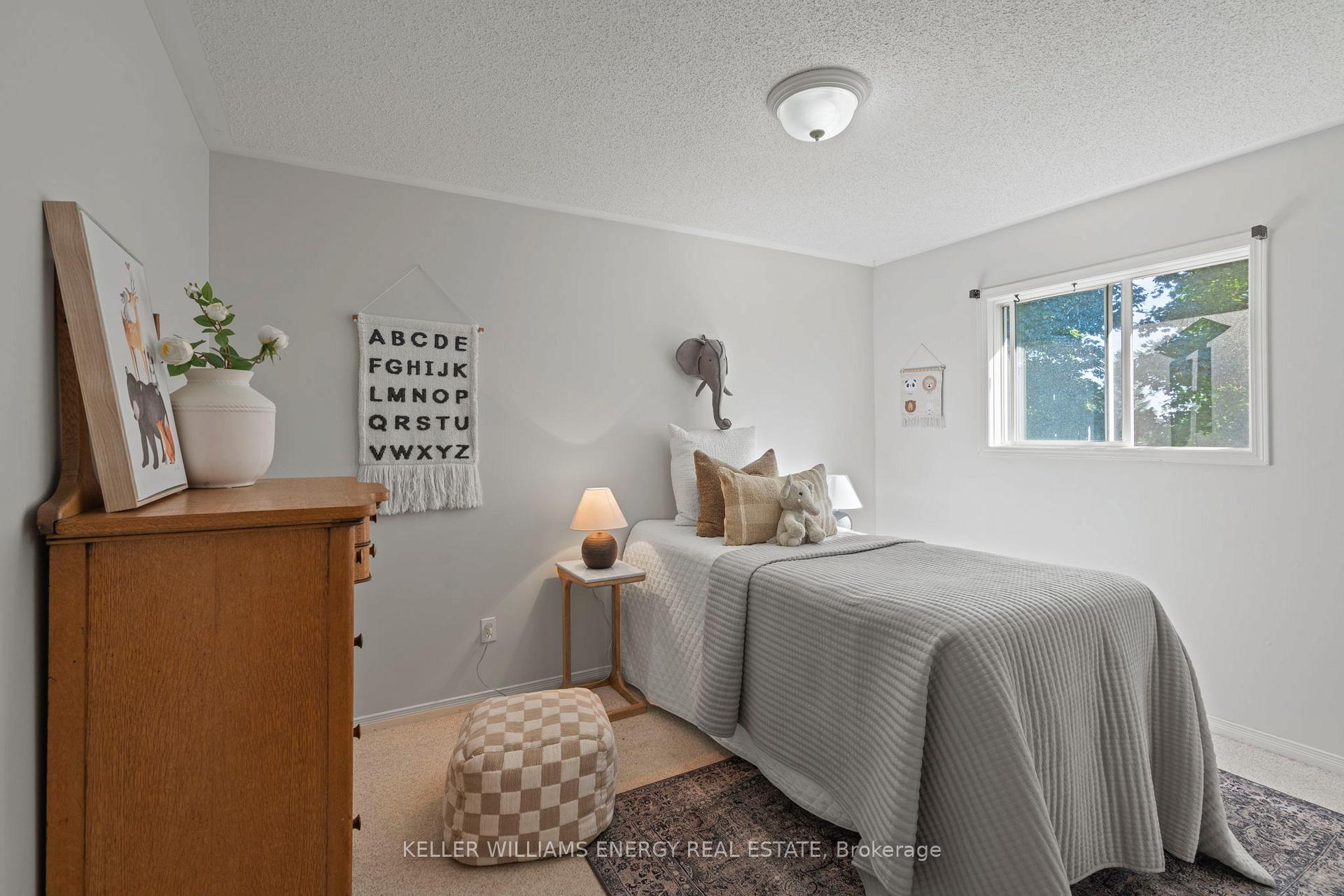 Photo 13 of 19 Sawmill Court, Clarington, Bowmanville — HOMEH