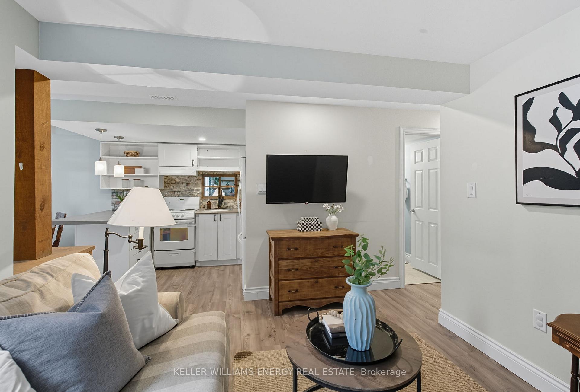 Photo 21 of 19 Sawmill Court, Clarington, Bowmanville — HOMEH