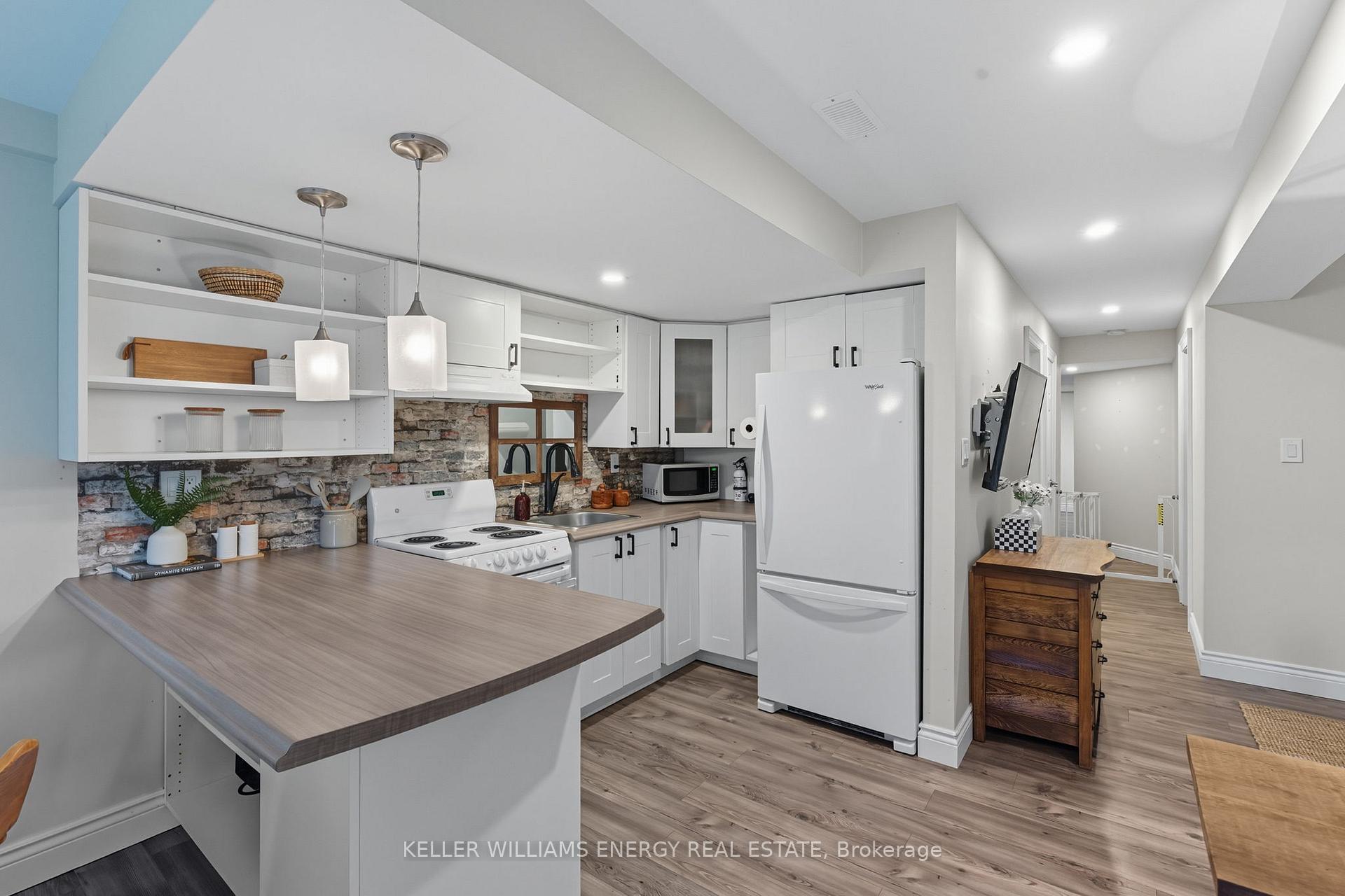 Photo 23 of 19 Sawmill Court, Clarington, Bowmanville — HOMEH