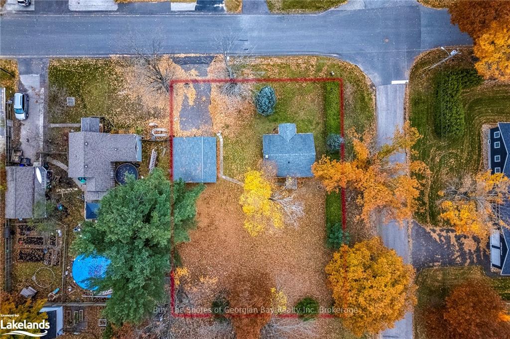 Photo 3 of 381 David Street E, Gravenhurst, Muskoka (S) — HOMEH