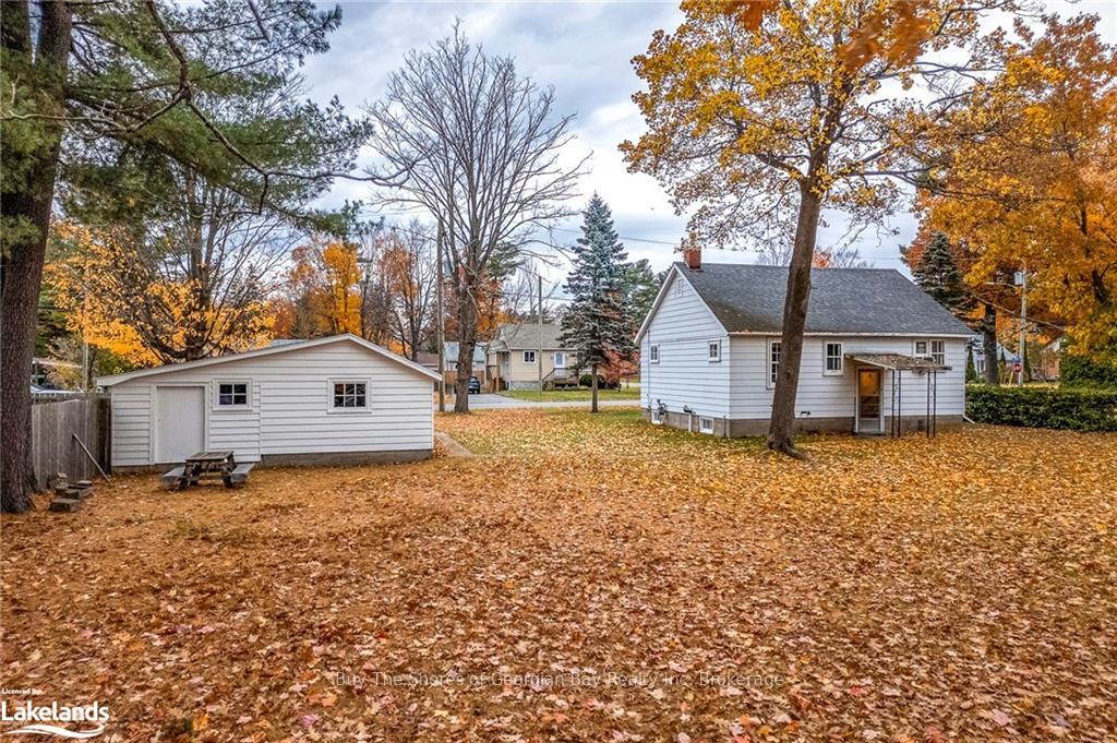 Photo 13 of 381 David Street E, Gravenhurst, Muskoka (S) — HOMEH