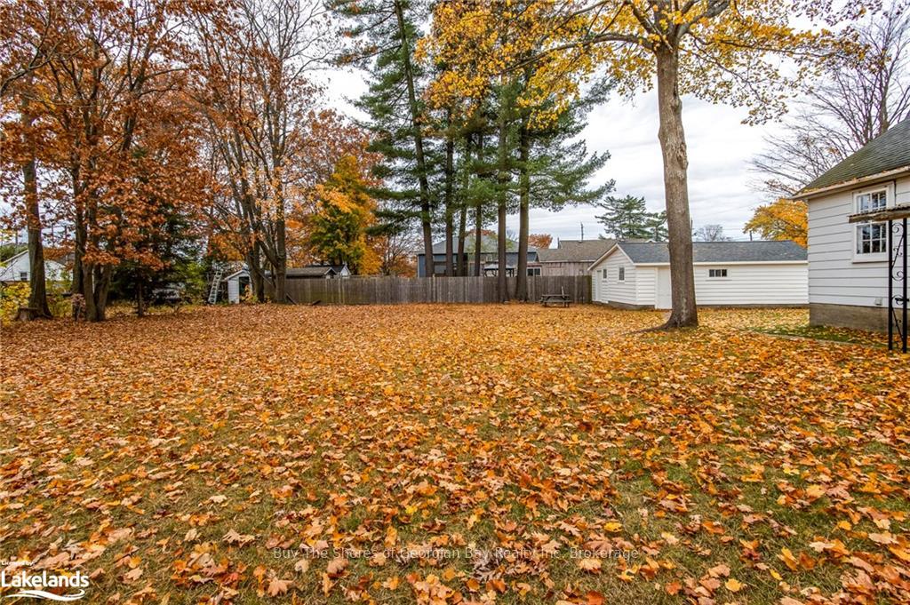 Photo 18 of 381 David Street E, Gravenhurst, Muskoka (S) — HOMEH