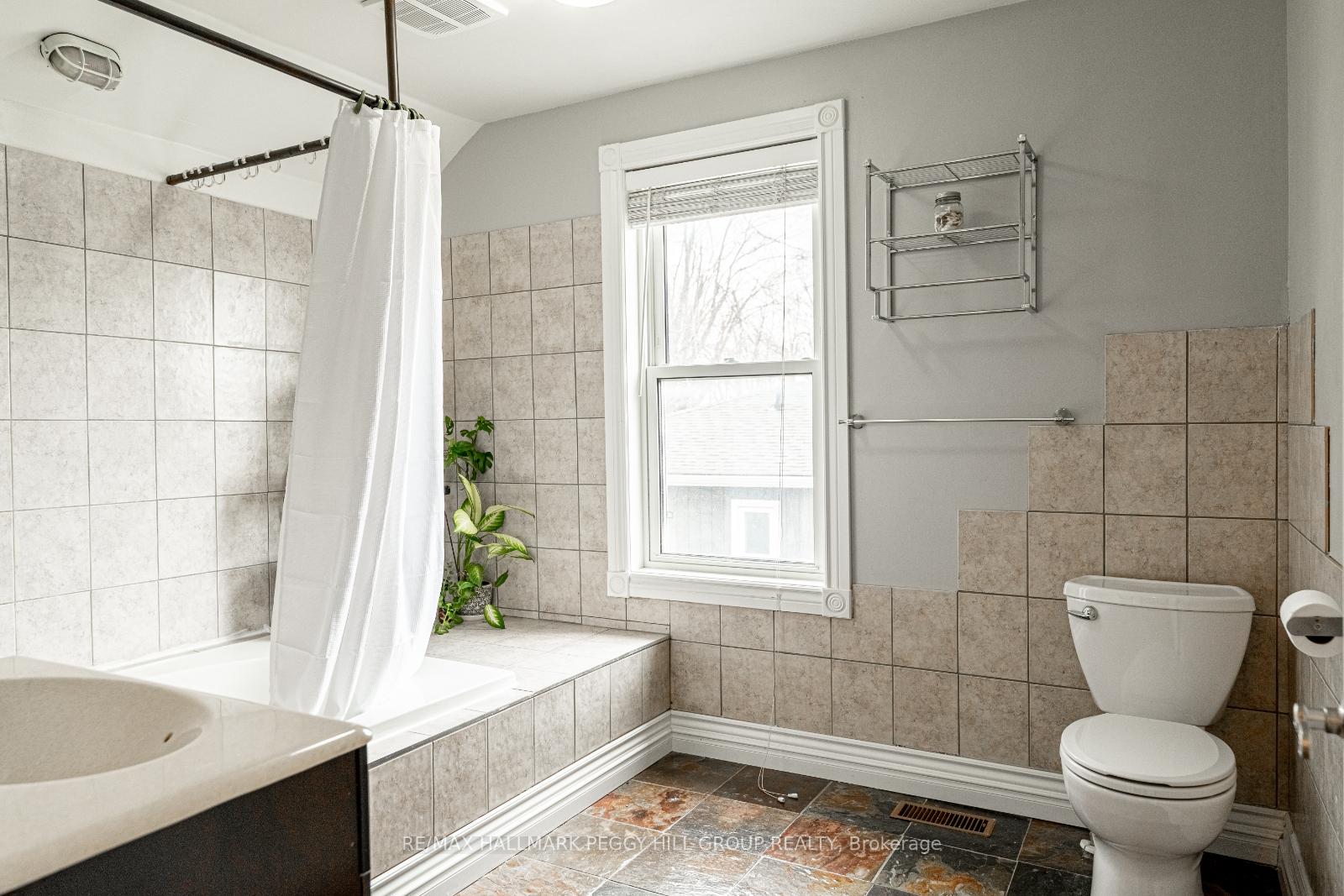 Photo 11 of 20 Ferris Lane, Barrie, Cundles East — HOMEH