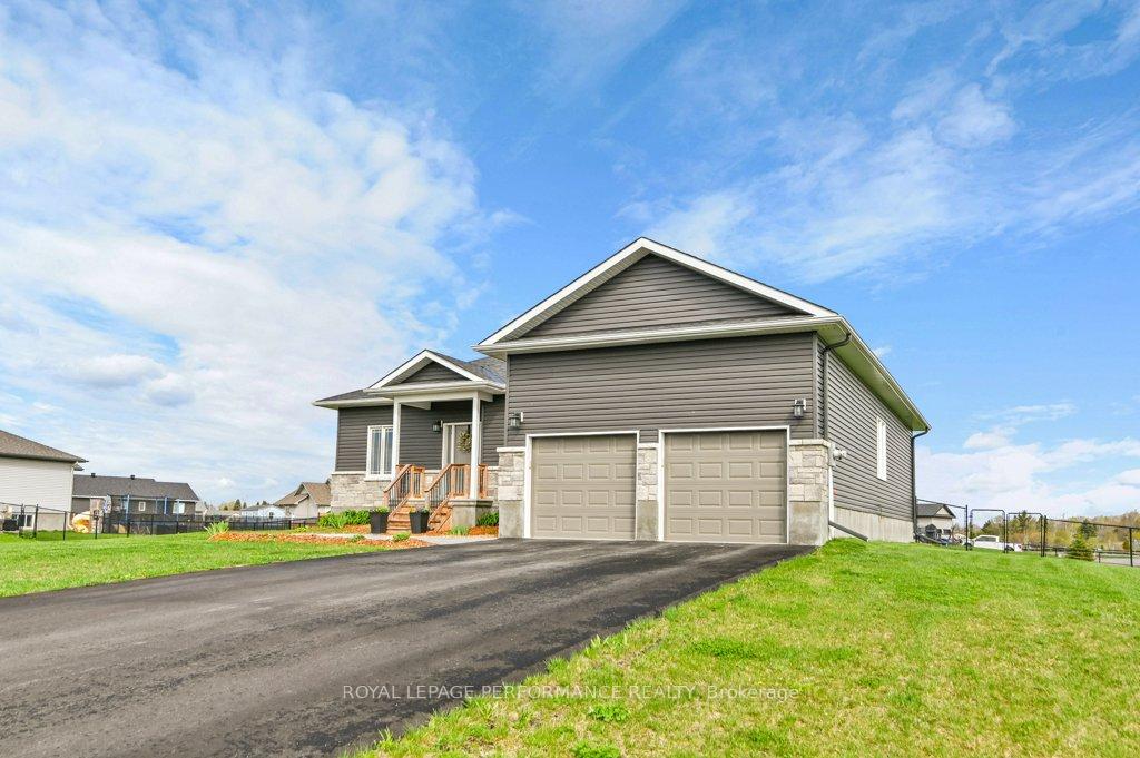 Photo 3 of 3569 Crosswind Crescent, Ottawa, Osgoode — HOMEH