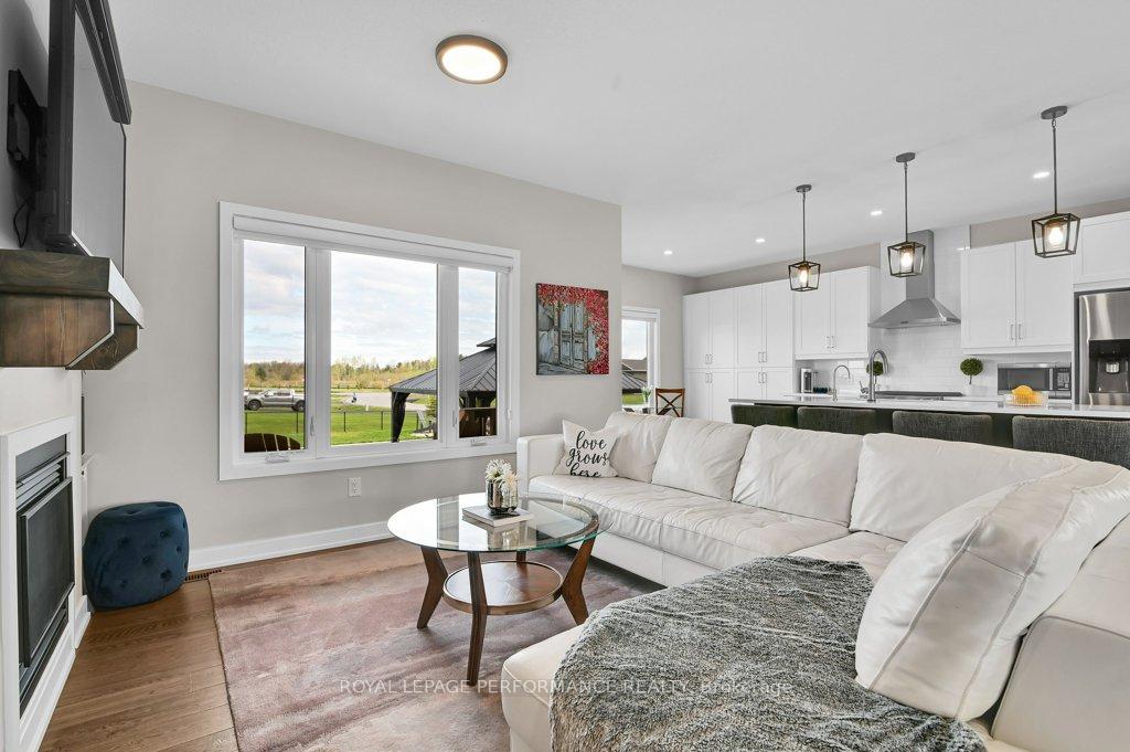 Photo 8 of 3569 Crosswind Crescent, Ottawa, Osgoode — HOMEH