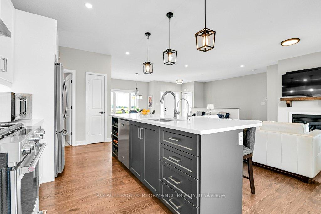 Photo 13 of 3569 Crosswind Crescent, Ottawa, Osgoode — HOMEH