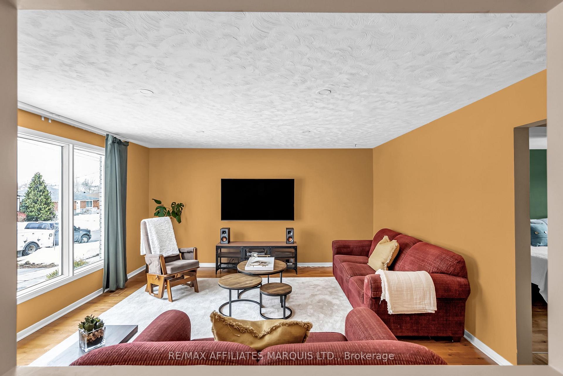 Photo 5 of 216 Jarvis Street, Cornwall — HOMEH
