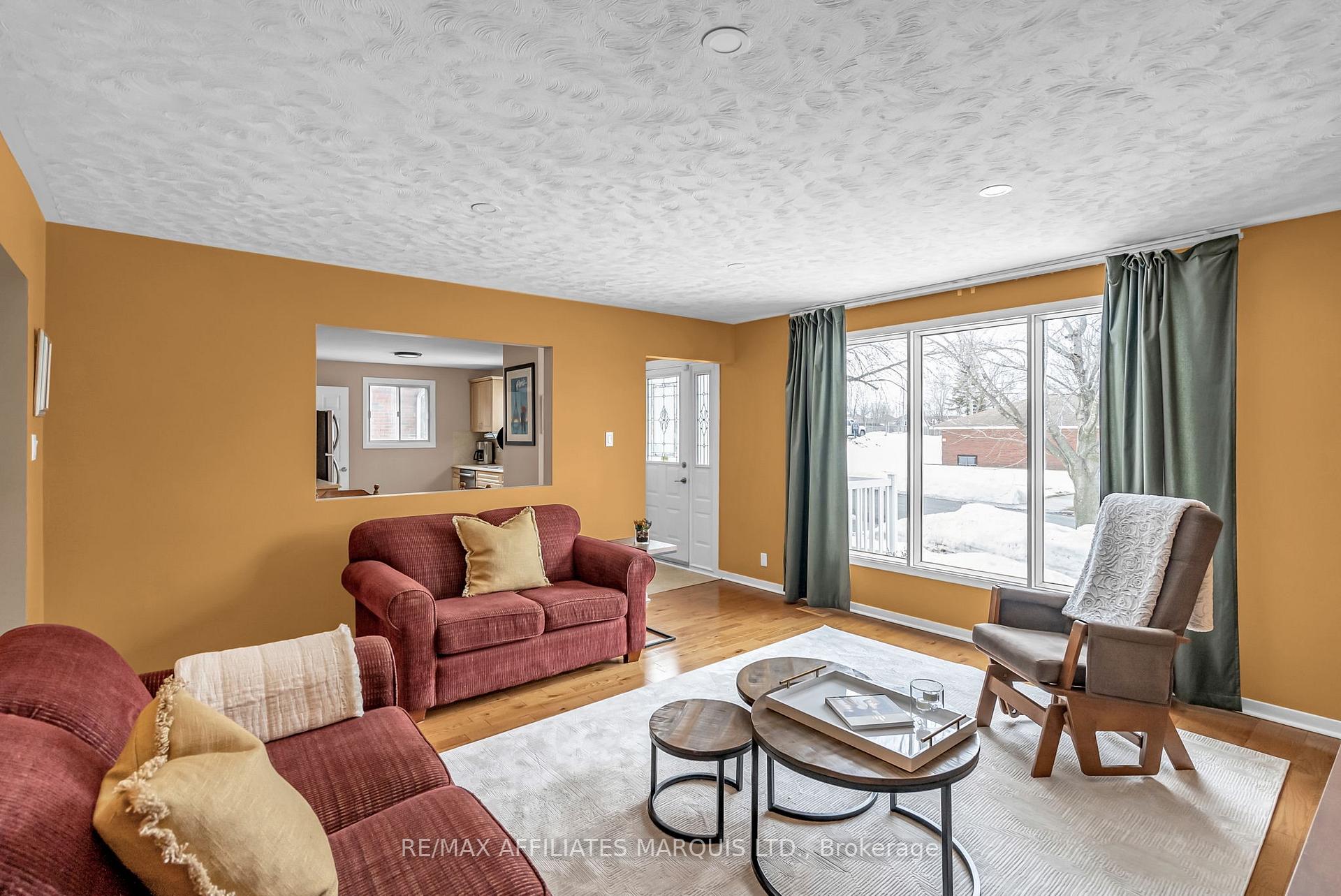 Photo 6 of 216 Jarvis Street, Cornwall — HOMEH