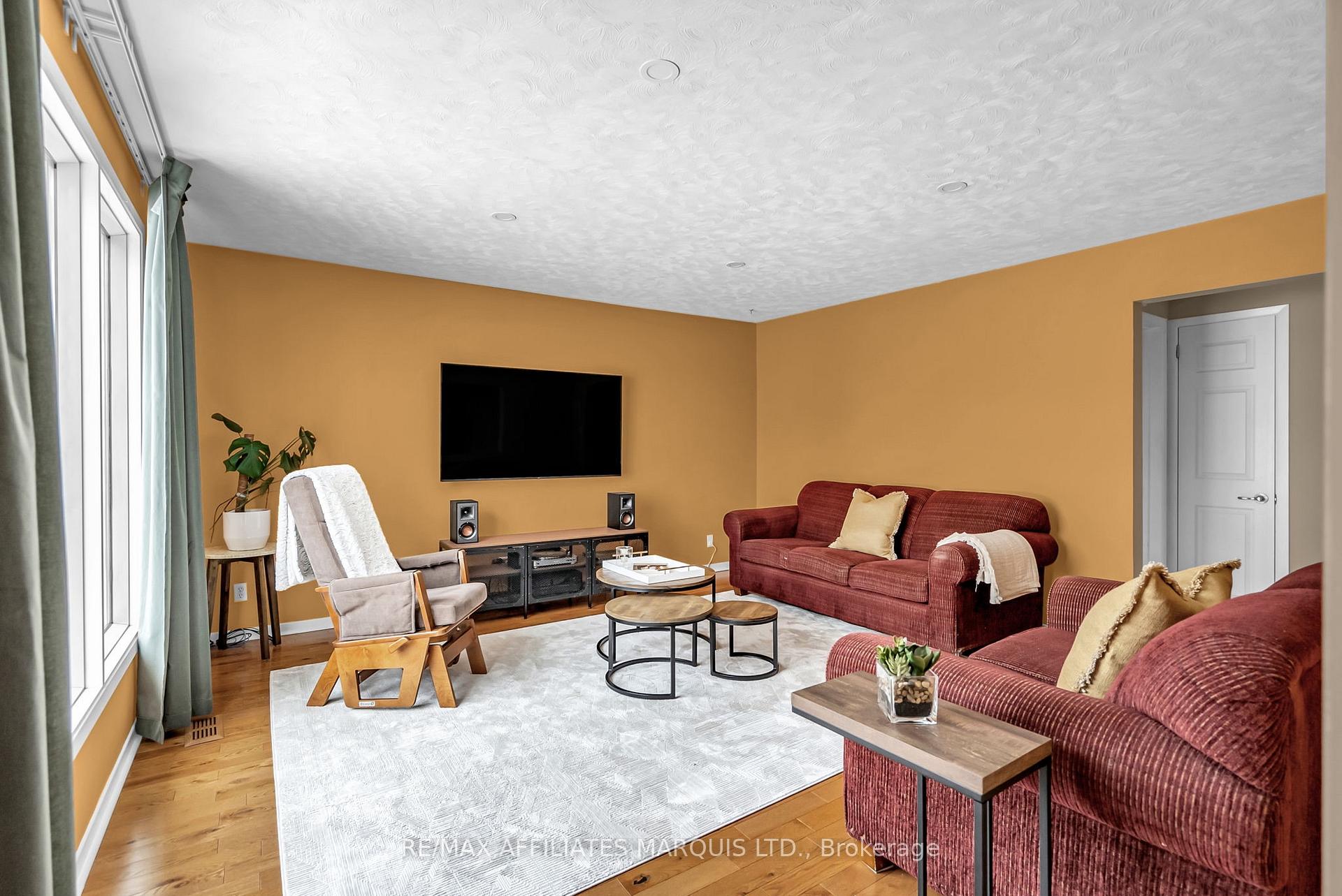 Photo 7 of 216 Jarvis Street, Cornwall — HOMEH