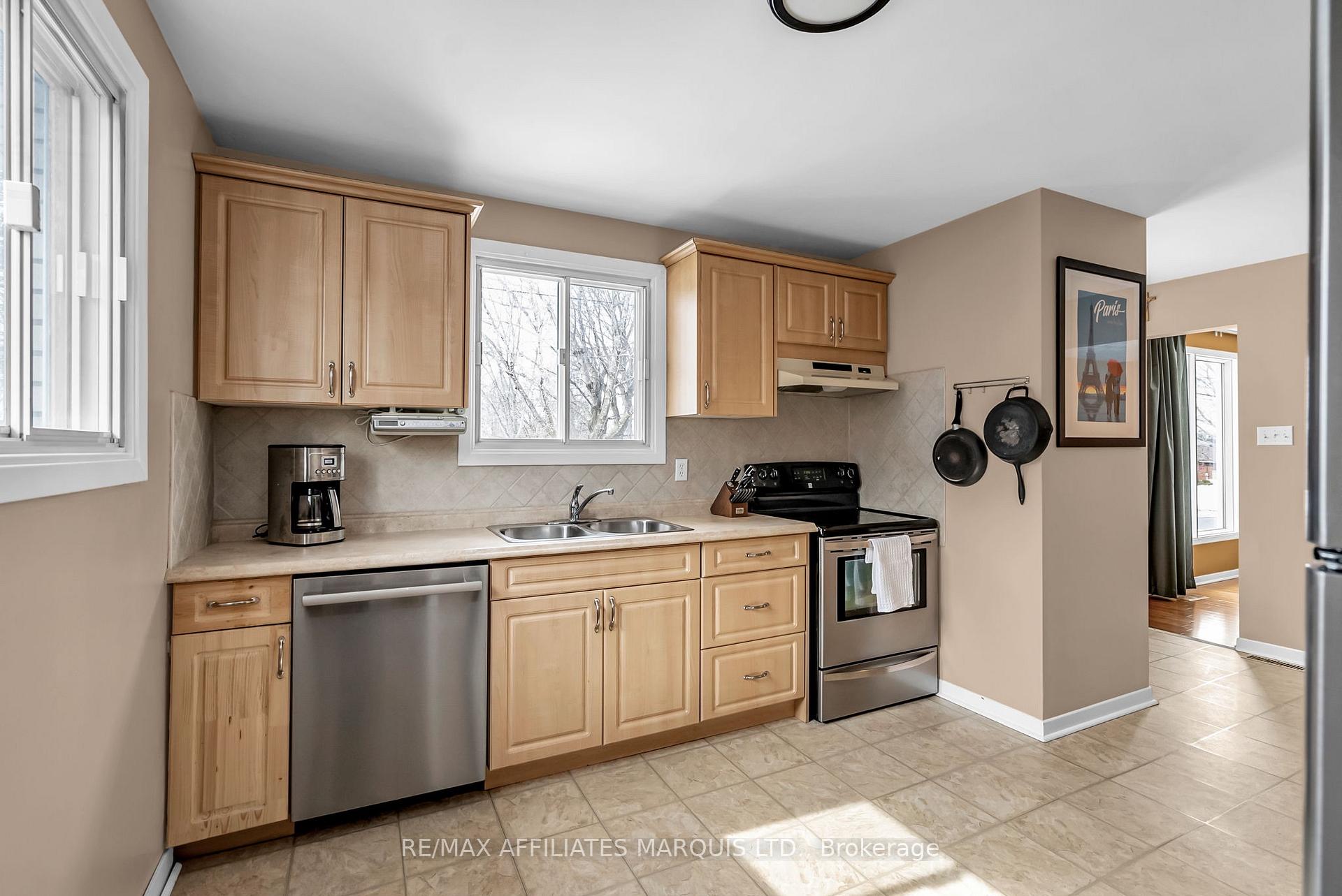 Photo 8 of 216 Jarvis Street, Cornwall — HOMEH