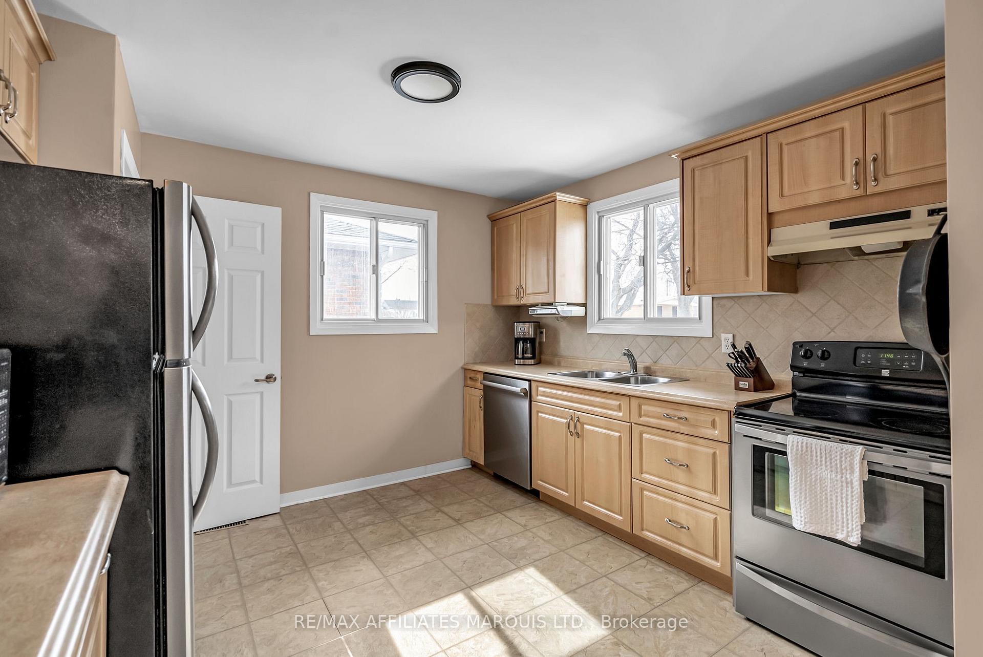 Photo 9 of 216 Jarvis Street, Cornwall — HOMEH