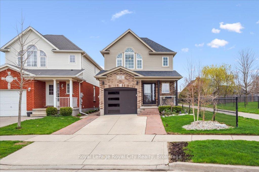 Photo 2 of 33 Bowen Drive, Guelph, Victoria North — HOMEH