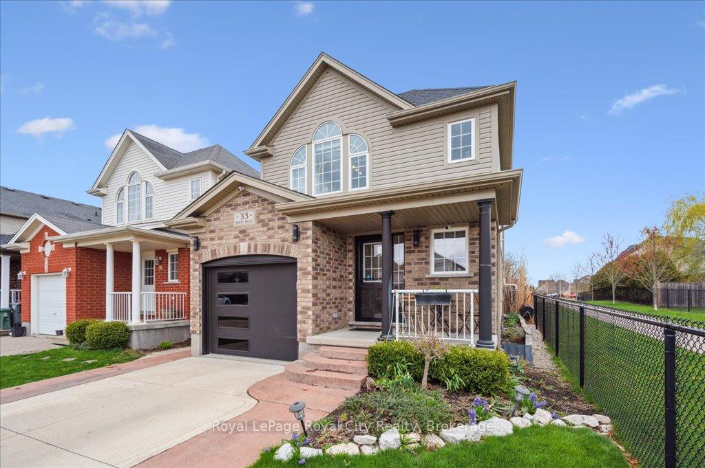 Photo 4 of 33 Bowen Drive, Guelph, Victoria North — HOMEH
