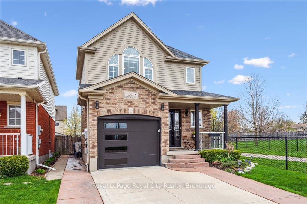 Photo 5 of 33 Bowen Drive, Guelph, Victoria North — HOMEH