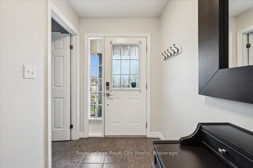 Photo 8 of 33 Bowen Drive, Guelph, Victoria North — HOMEH