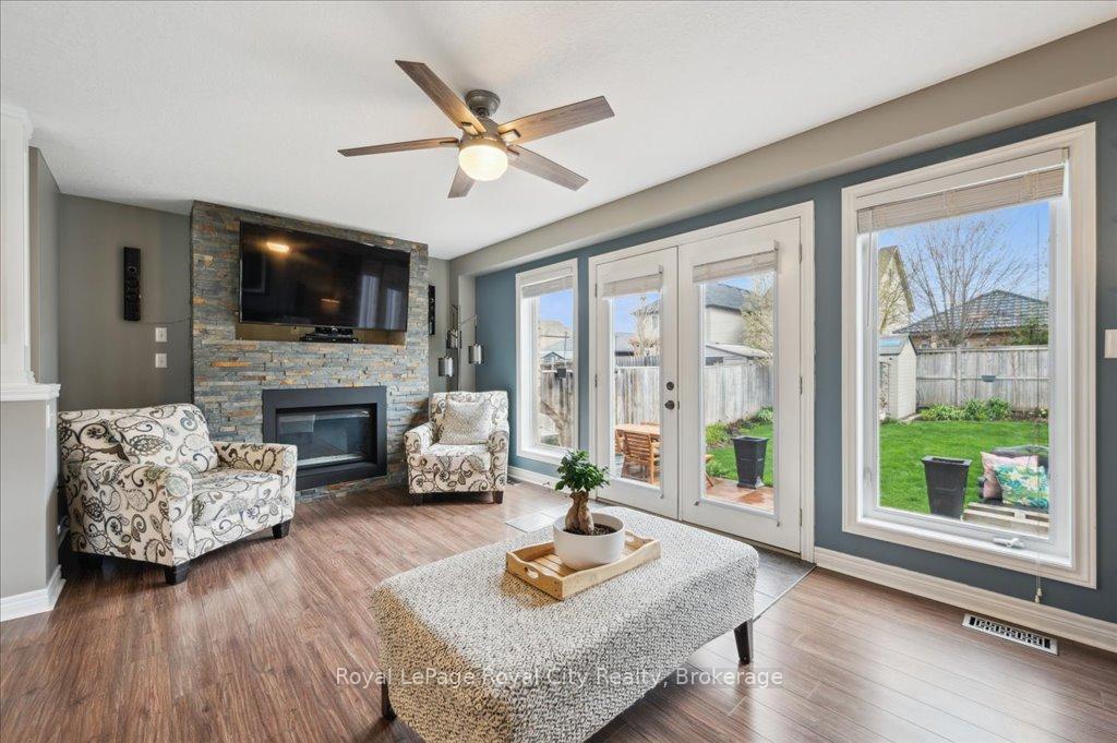 Photo 10 of 33 Bowen Drive, Guelph, Victoria North — HOMEH