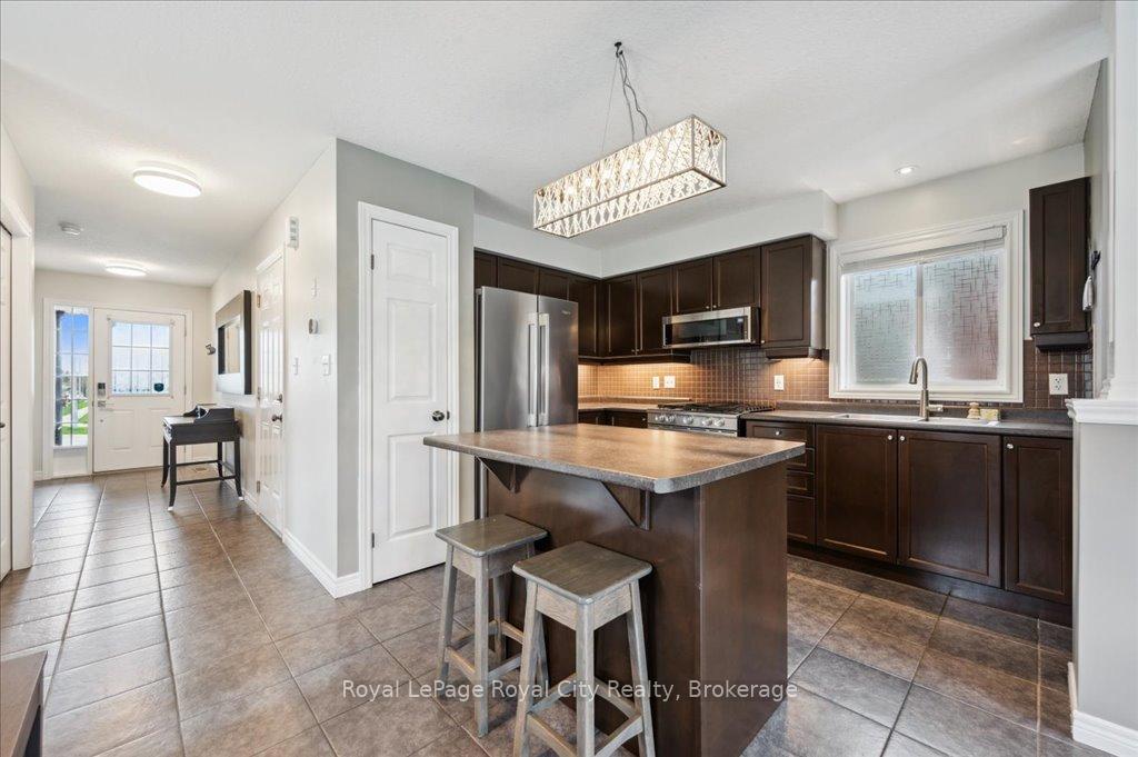 Photo 12 of 33 Bowen Drive, Guelph, Victoria North — HOMEH