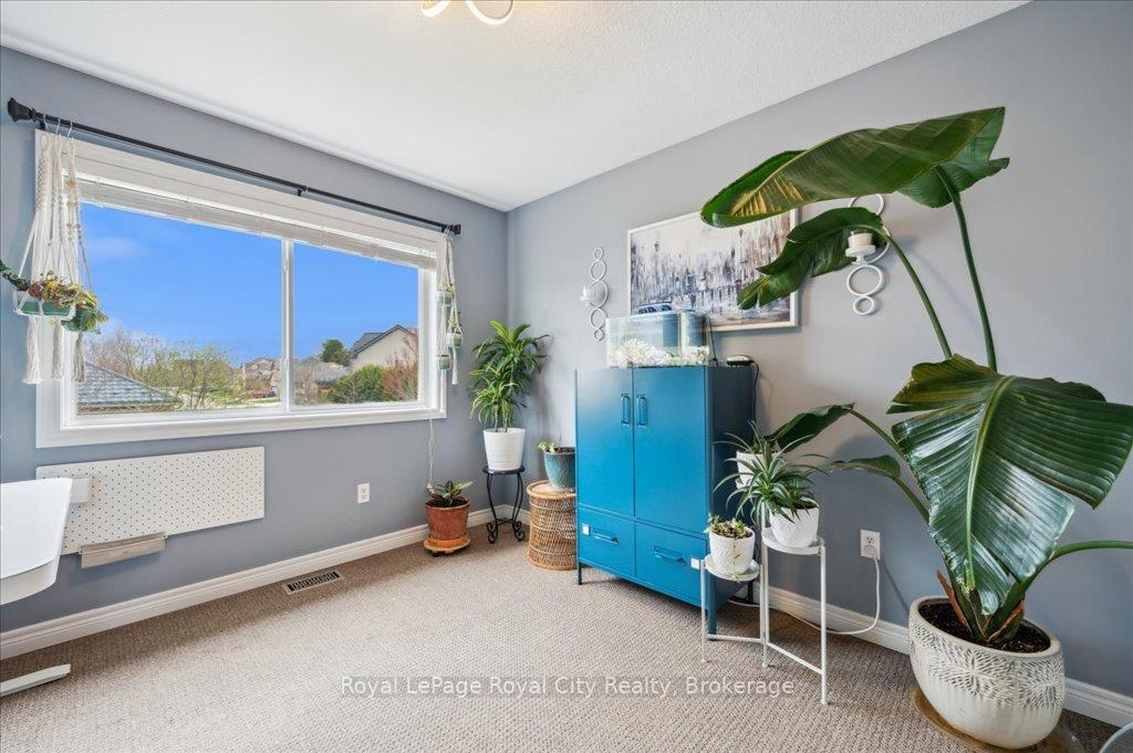 Photo 21 of 33 Bowen Drive, Guelph, Victoria North — HOMEH