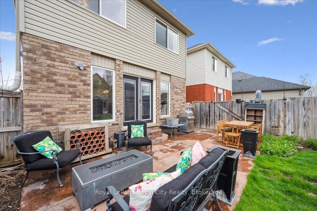 Photo 36 of 33 Bowen Drive, Guelph, Victoria North — HOMEH
