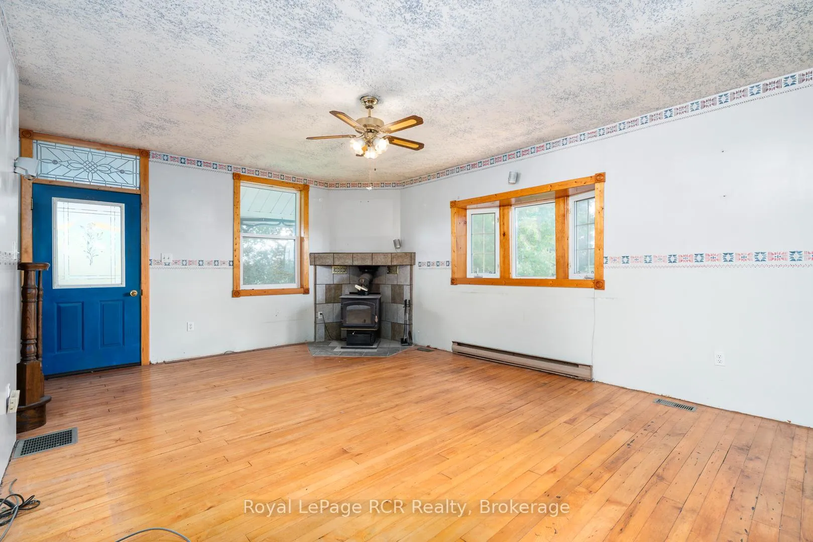 Photo 10 of 228 10 Concession, Brockton — HOMEH