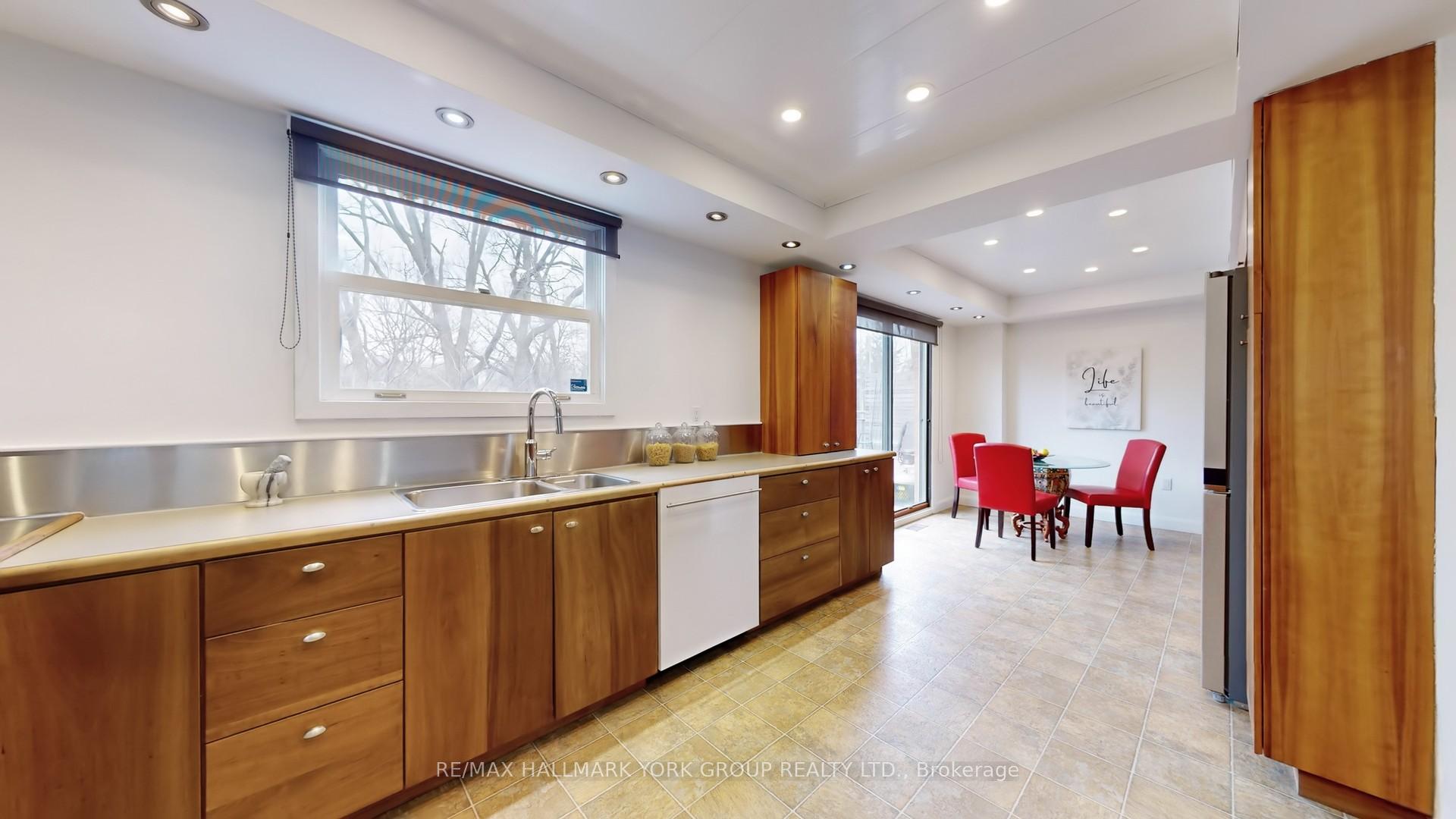 Photo 5 of 33 Ransom Street, Aurora, Aurora Village — HOMEH